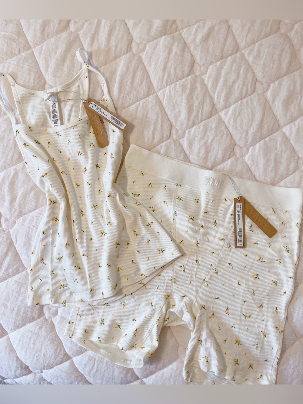 ྀིྀིྀིྀིྀི skims marigold matching set